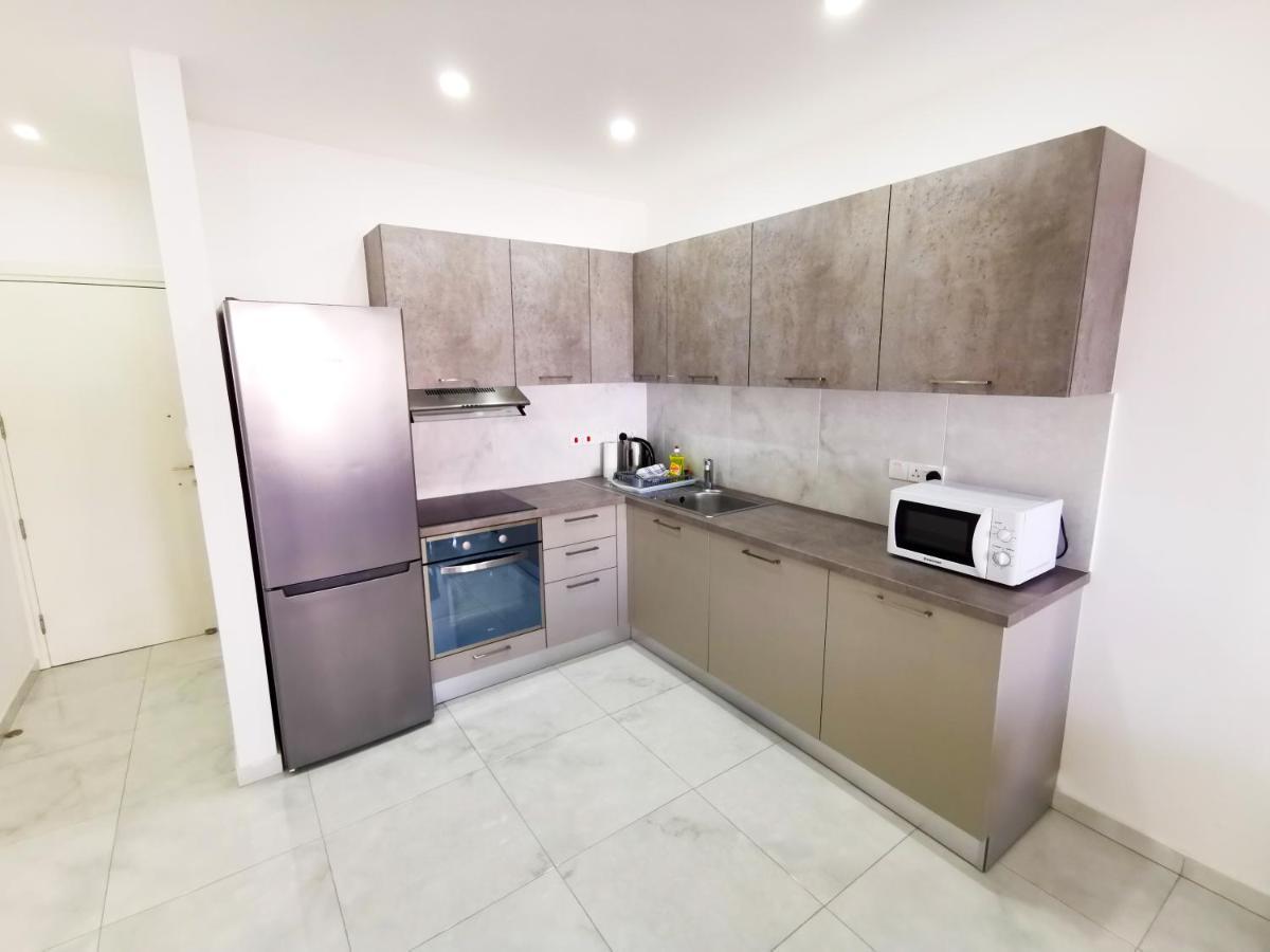 Sunny Daze Seaview Apartment Larnaca Exterior foto